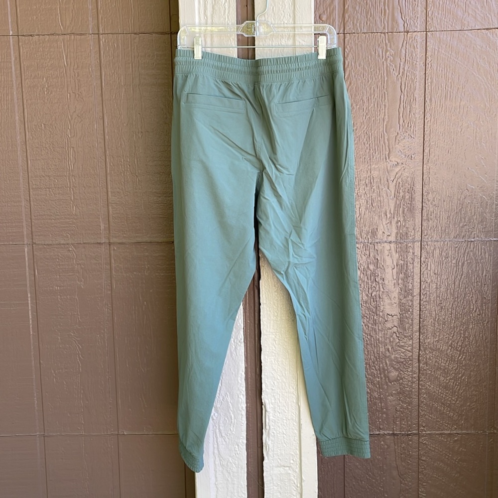 GapFit Pants - Picture 5 of 8